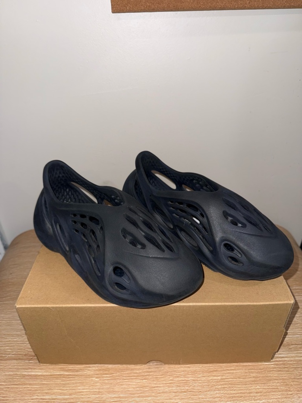 Yeezy Foam Runner Black Slip-On Shoes